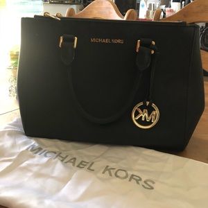 Micheal Kors Tote
